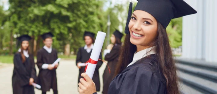 5 Reasons Why Recent Grads Should Consider Life Insurance